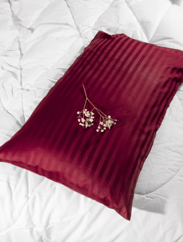 Наволочка Сатин-страйп, бордо