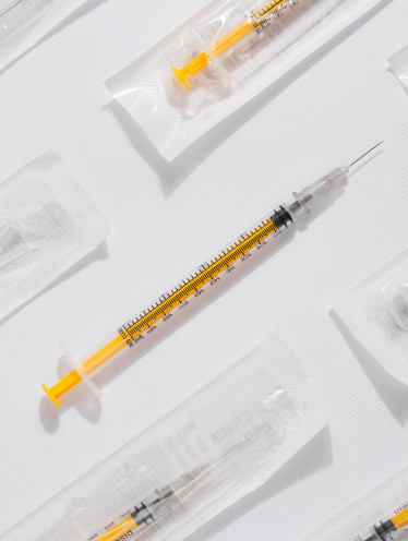 Шприц 1 мл инсулиновый U40/U100 со съемной иглой 27G, Igar (100 шт/уп)