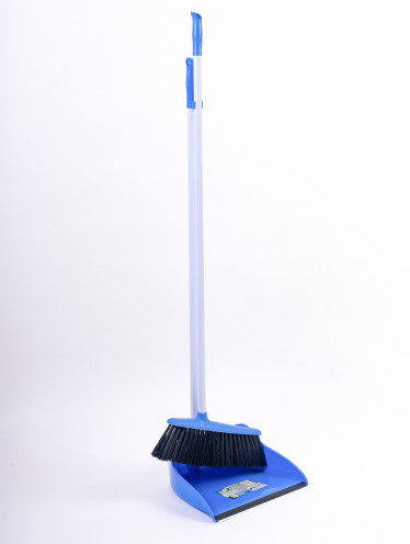 Совок с длинной ручкой и щёткой (цвет в ассортимент)