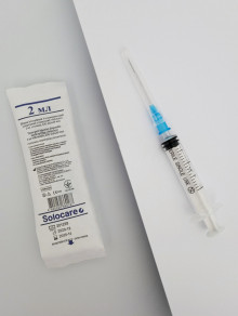 Шприц 2 мл Luer з голкою 23G, Solocare (100 шт/уп)