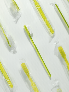 Зубная щётка одноразовая с нанесением пасты, желтая