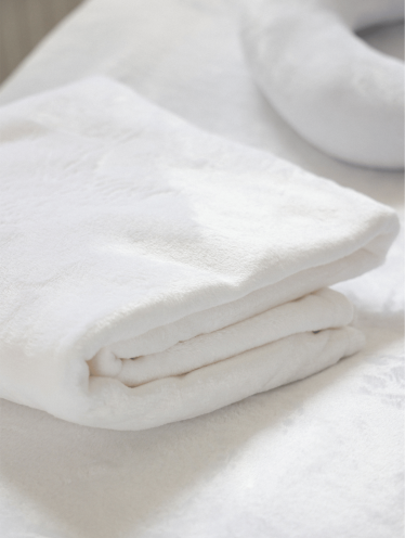 Плед плюшевый 110*180 см, белый (300 г/м²)