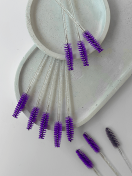 Щеточка нейлоновая для ресниц и бровей, фиолетовая (50шт/уп)