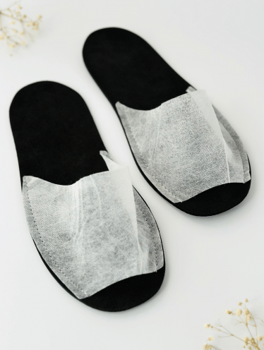 Тапочки одноразовые "Эконом", черно-белые (1 пара)