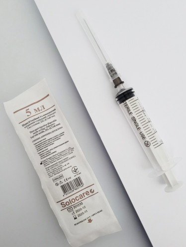 Шприц 5 мл Luer с иглой 22G, Solocare (100 шт/уп)
