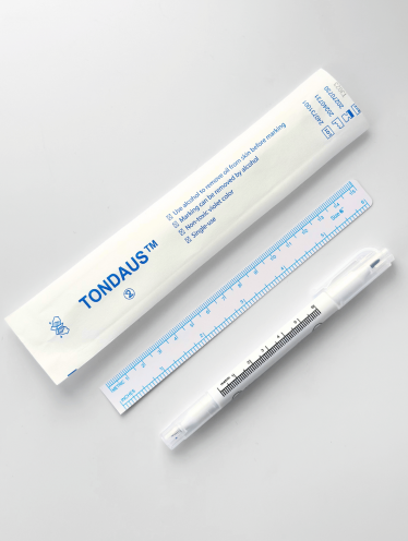 Маркер косметологический двусторонний (0,5 и 1 мм) с линейкой